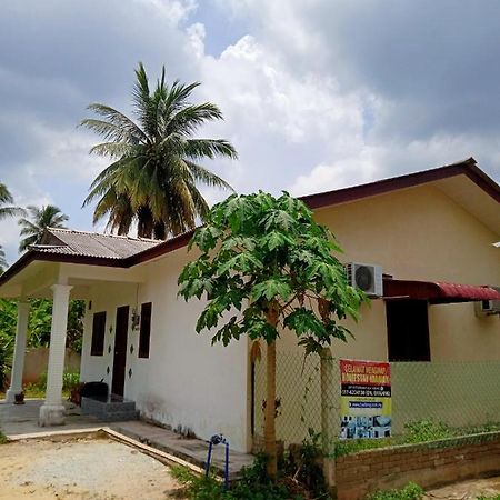 Homestay Idaman Di Kuala Terengganu Dengan 2 Bilik Aircond - Harga Utk 1 Rumah エクステリア 写真