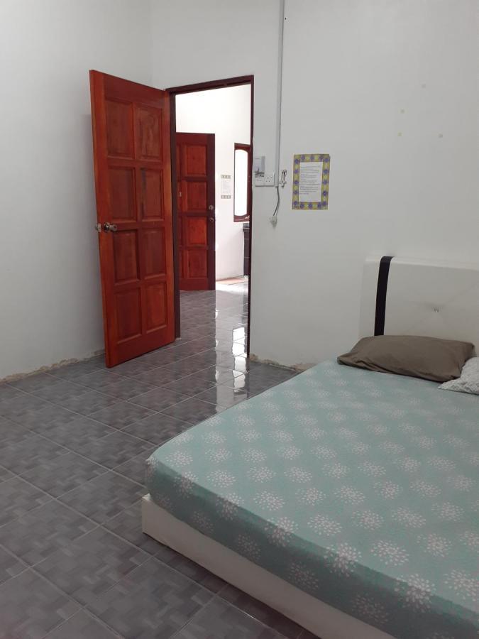 Homestay Idaman Di Kuala Terengganu Dengan 2 Bilik Aircond - Harga Utk 1 Rumah エクステリア 写真
