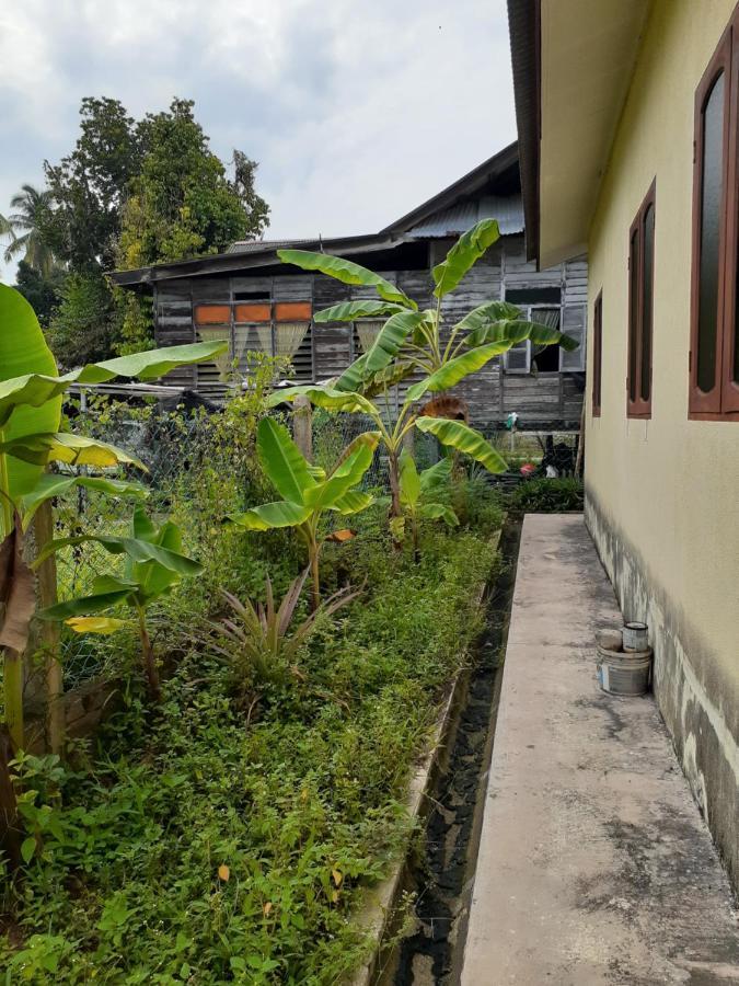 Homestay Idaman Di Kuala Terengganu Dengan 2 Bilik Aircond - Harga Utk 1 Rumah エクステリア 写真