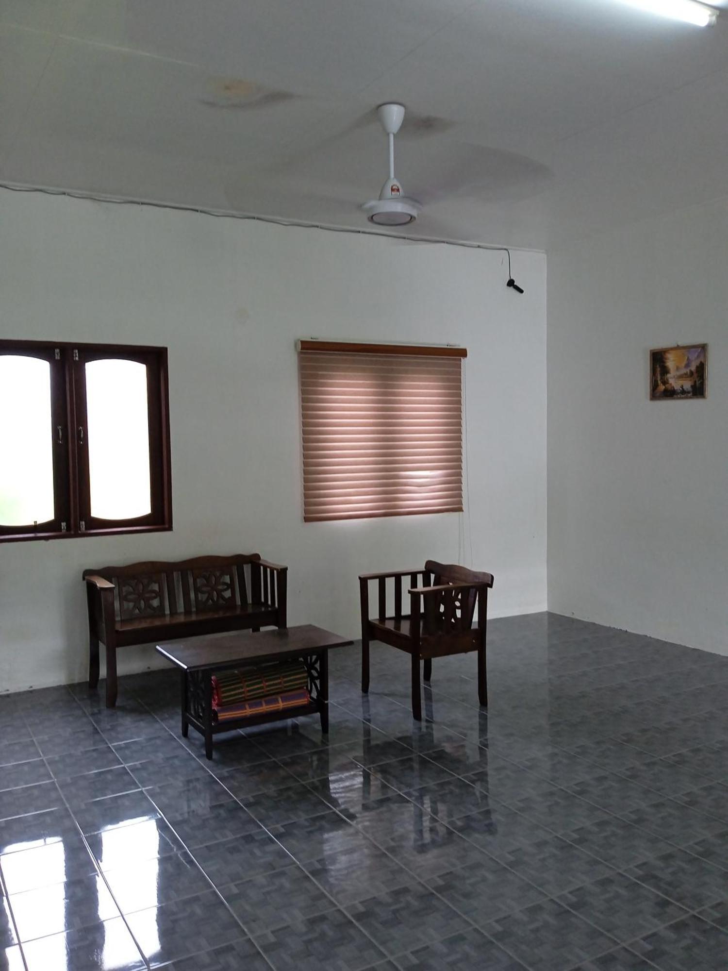 Homestay Idaman Di Kuala Terengganu Dengan 2 Bilik Aircond - Harga Utk 1 Rumah エクステリア 写真